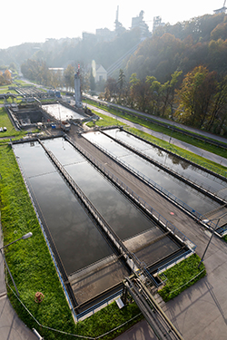 Biostufe 1 des Abwasserentsorgungssystems am Standort Burghausen (Foto)