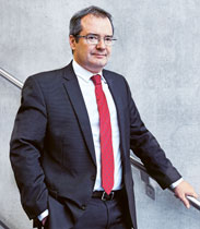 Dr. Wolfgang Schattenmann, verantwortlich für das Geschäft mit Siliconkautschuk (Foto)