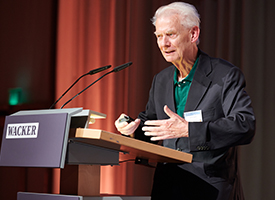 Dr. Herbert W. Roesky erhält den WACKER Silicone Award (Foto)