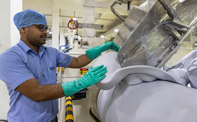 Am Standort Panagarh fertigt Wacker Metroark Chemicals unter anderem Festsiliconkautschuke. (Foto)